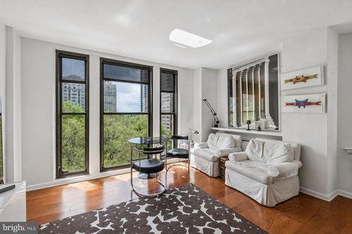 710-135 S 19th St, PHILADELPHIA, PA, 19103-4907 | Card Image