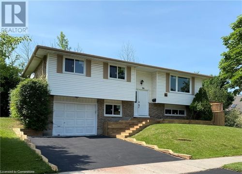 90 Culpepper Dr, Waterloo, ON, N2L5S1 | Card Image