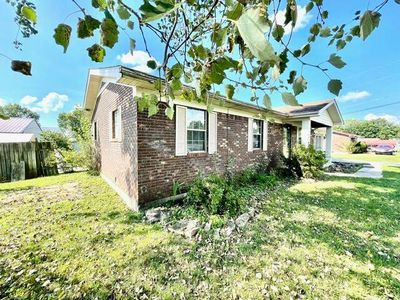 7697 Hwy 90, House other with 3 bedrooms, 1 bathrooms and null parking in Monticello KY | Image 2