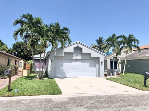 2070 Nw 37th Ave, Coconut Creek, FL, 33066-3010 | Card Image
