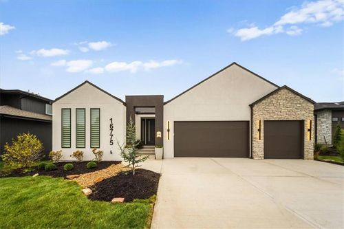 16775 S Fellows St, Olathe, KS, 66062-7821 | Card Image