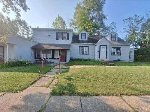 483 Longmeadow Rd, Amherst, NY, 14226-2413 | Card Image