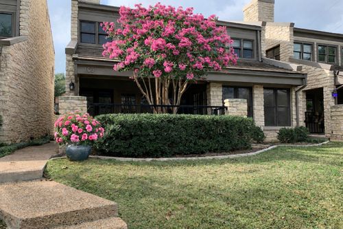 105 Birdie Dr, The Hills, TX, 78738-1347 | Card Image