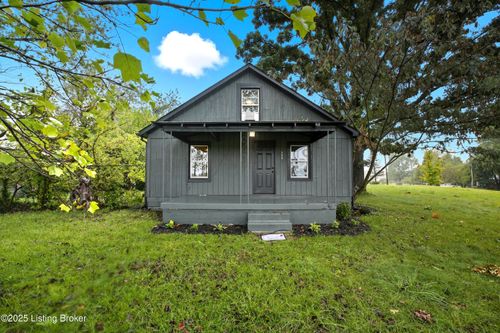 624 W Elm Rd, Radcliff, KY, 40160-2647 | Card Image