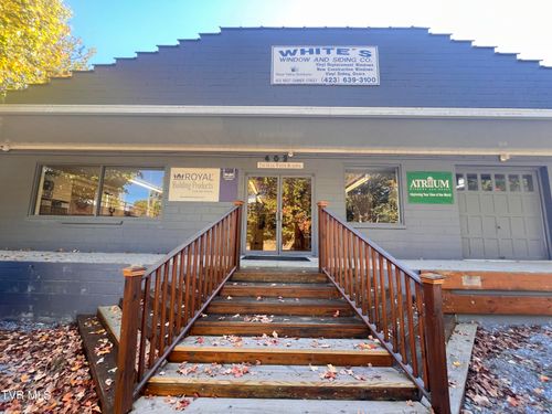 403 W Summer St, Greeneville, TN, 37743-3705 | Card Image