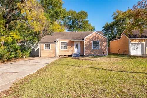 715 Center St, Pasadena, TX, 77506-5301 | Card Image