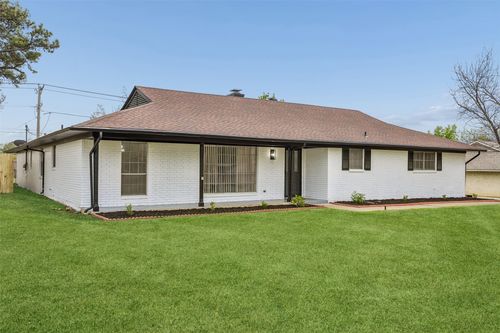 1702 Northcrest Dr, Arlington, TX, 76012-1914 | Card Image