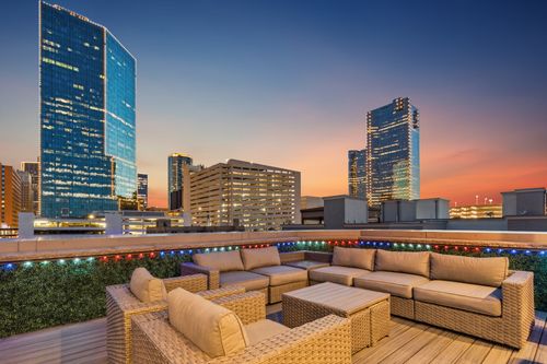 409 E 7th St, Fort Worth, TX, 76102-5566 | Card Image