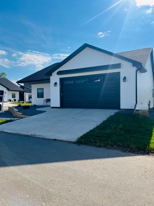 201 Bonnie Ln, BELLEVILLE, WI, 53508-9363 | Card Image