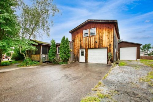 98 Meadow Rd, Milton, VT, 05468-3749 | Card Image