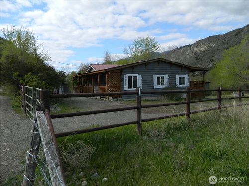 2127 Sinlahekin Rd, Loomis, WA, 98827-9727 | Card Image