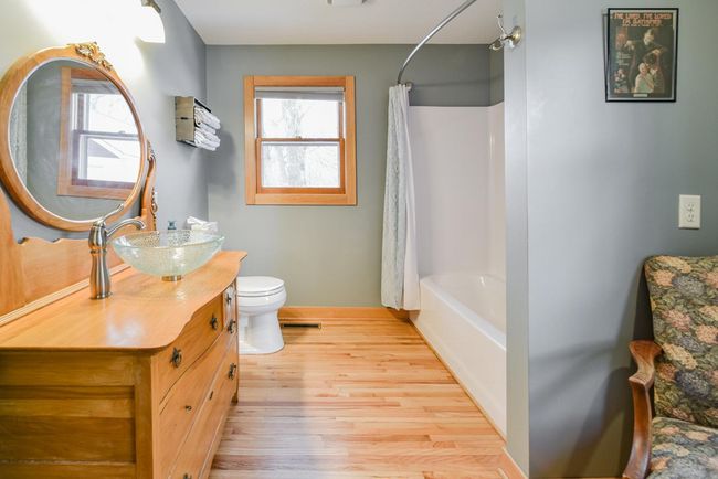 Main Floor Full Bath | Image 26