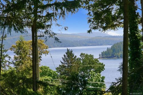 1068 Manley St, North Cowichan, BC, V9L5X2 | Card Image