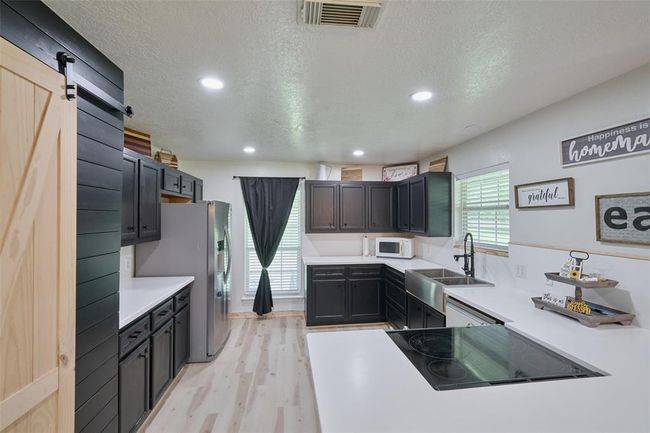 27548 Log Cabin Rd N, House other with 4 bedrooms, 2 bathrooms and 2 parking in Montgomery TX | Image 13