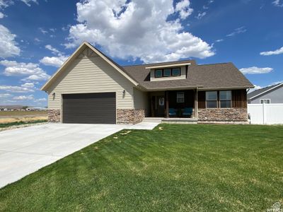 290 N 200 E, House other with 3 bedrooms, 2 bathrooms and 2 parking in Centerfield UT | Image 1