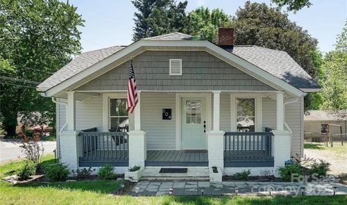 604 Fairview St, Kannapolis, NC, 28083-5226 | Card Image