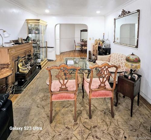 apt-2m-76 34th Ave, Jackson Heights, NY, 11372-2242 | Card Image