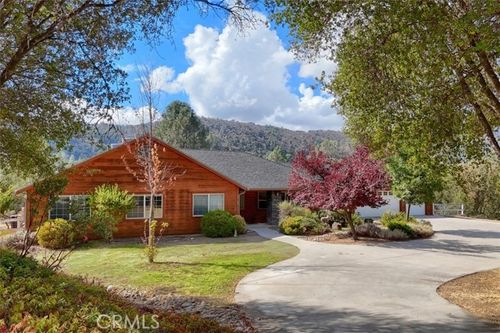  Goldenrod Lane, Oakhurst, CA, 93644 | Card Image