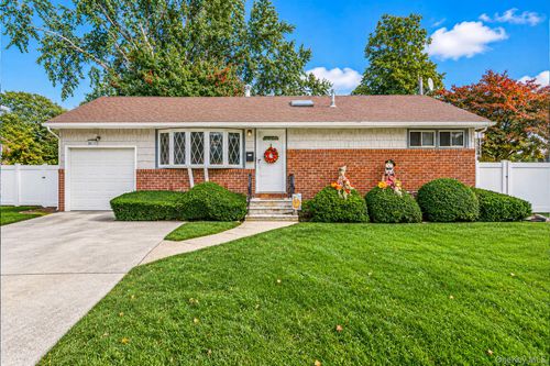 30 Janet Drive, Oyster Bay, NY, 11803 | Card Image