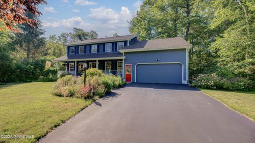 3 Horseshoe Turn, Clifton Park, NY, 12065-6742 | Card Image
