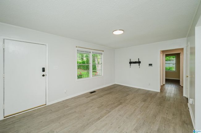 2033 E Lake Blvd, House other with 3 bedrooms, 2 bathrooms and null parking in TARRANT AL | Image 9