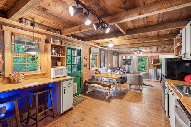 85 Clear Lake Ct, Home with 3 bedrooms, 2 bathrooms and null parking in Ellijay GA | Image 19