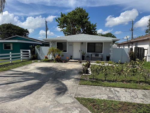 2223 Hope St, Hollywood, FL, 33020-1627 | Card Image