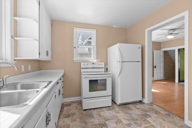Another view of the kitchen | Image 4