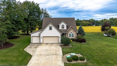 5290 Skye Drive, New Middletown, OH, 44442 | Card Image