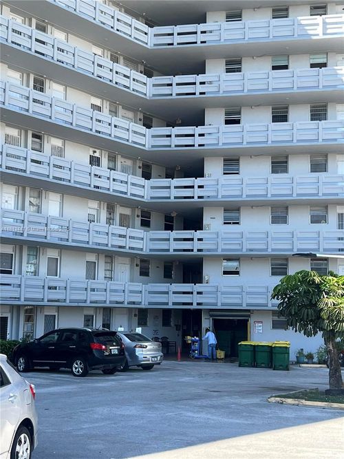 apt-597-1401 Ne Miami Gardens Dr, Miami, FL, 33179-4855 | Card Image
