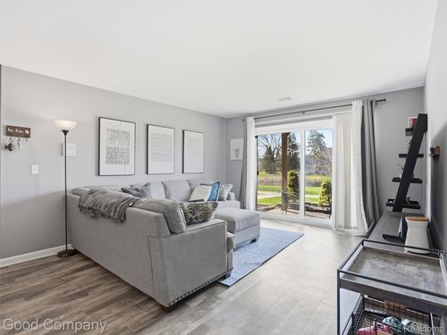 d-952 Bloomfield Village Blvd, Auburn Hills, MI, 48326-3572 | Card Image