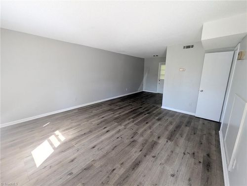 apt-9-115 College St, Thomasville, NC, 27360-4158 | Card Image