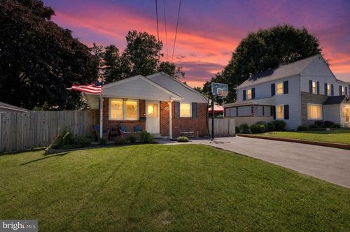 20 Cedar Rd, WALLINGFORD, PA, 19086-7232 | Card Image