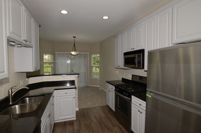 1211 Townes Cir, Townhouse with 3 bedrooms, 4 bathrooms and 2 parking in Aurora IL | Image 6