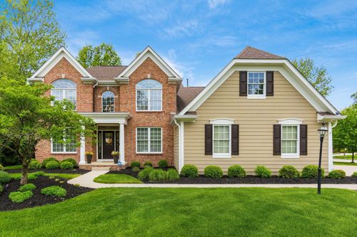 9228 Creighton Dr, Powell, OH, 43065-8013 | Card Image