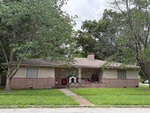 2302 Crawford Ave, Parsons, KS, 67357-2525 | Card Image
