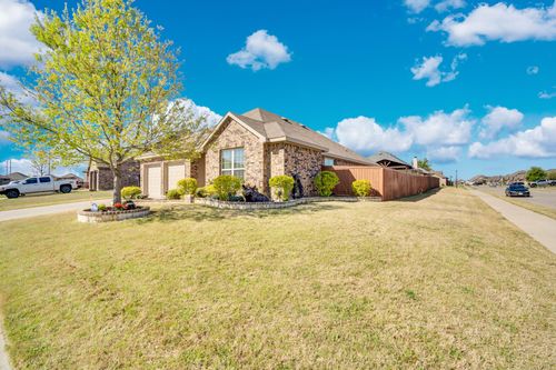 211 Hitt St, Waxahachie, TX, 75165-1205 | Card Image