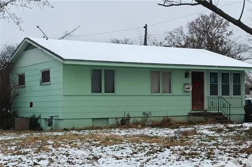 7610 E 49th Ter, Kansas City, MO, 64129-2049 | Card Image