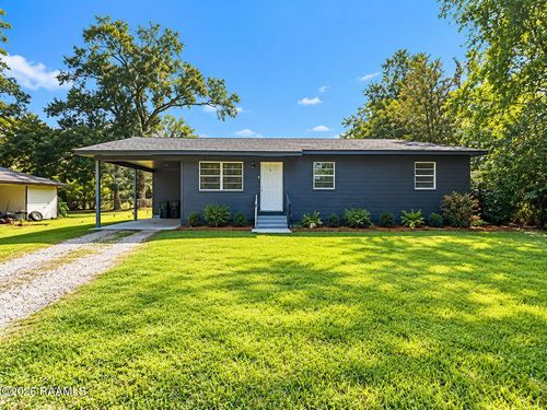 402 Attakapas Rd, Lafayette, LA, 70501-7764 | Card Image