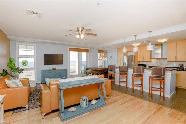 APT-432B - 3738 Sandpiper Rd, House attached with 4 bedrooms, 3 bathrooms and null parking in Virginia Beach VA | Image 12