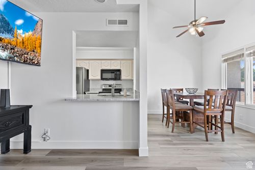 apt-j202-275 S Valley View Dr, St George, UT, 84770-5887 | Card Image