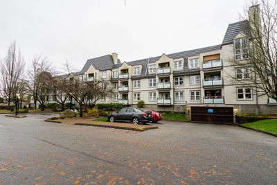 101 - 98 Laval St, Condo with 2 bedrooms, 1 bathrooms and 2 parking in Coquitlam BC | Image 3