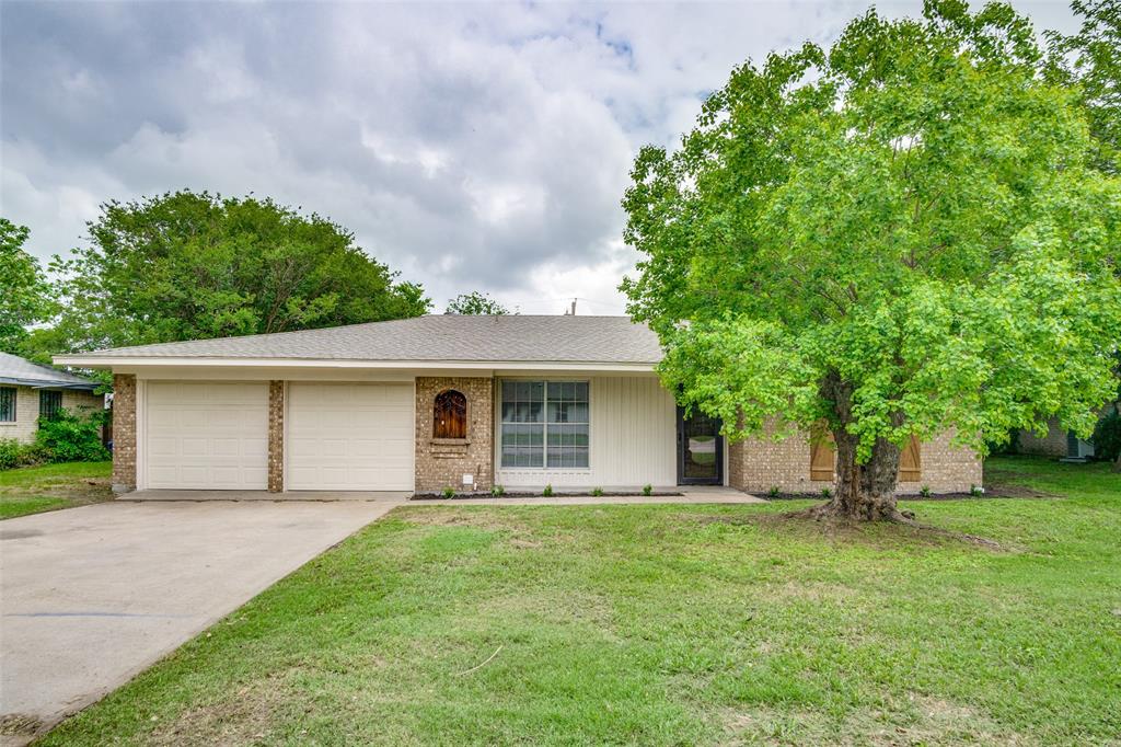 Benton St, Corsicana, TX 75110
