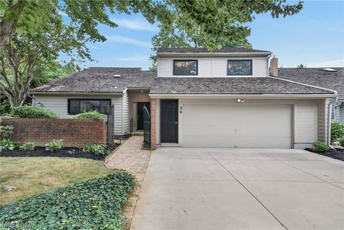 39-333 N Portage Path, Akron, OH, 44303-1252 | Card Image