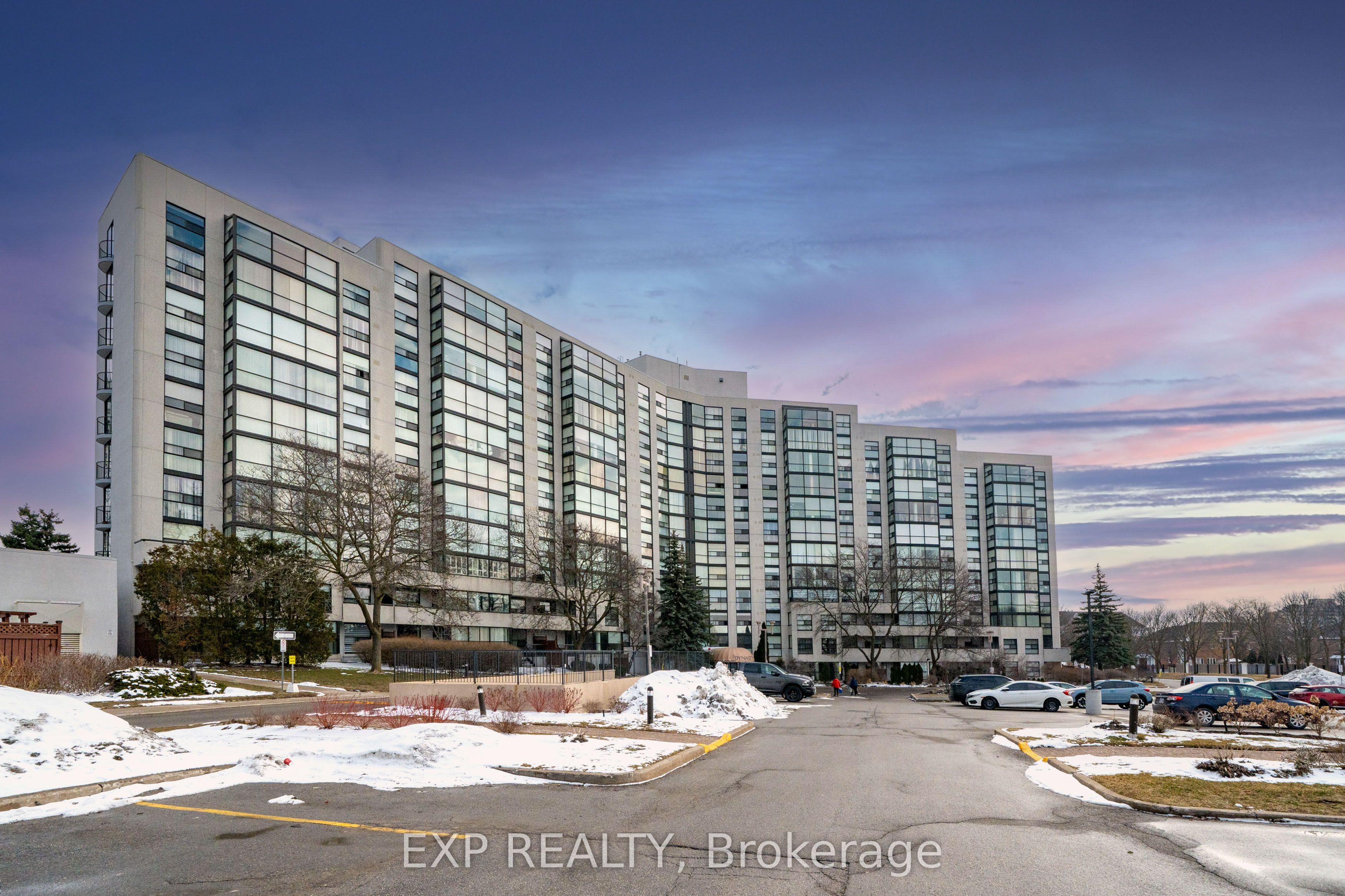 Residential in Richmond Hill 4