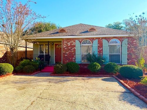 5 Bridgefield Ct, Hattiesburg, MS, 39402-8689 | Card Image