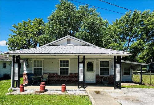 210 S 3rd St, Arma, KS, 66712-4102 | Card Image