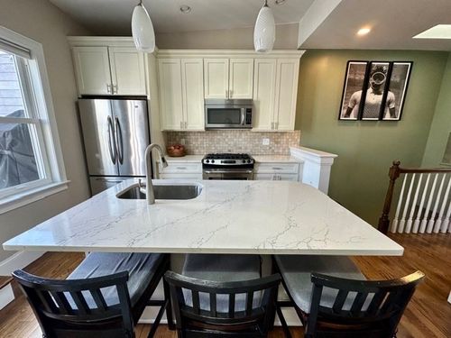 apt-3-180 W 7th St, Boston, MA, 02127-4566 | Card Image