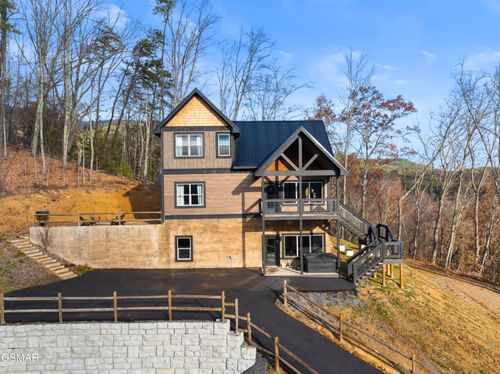 2232 Pinnacle Ridge Trl, Sevierville, TN, 37876 | Card Image