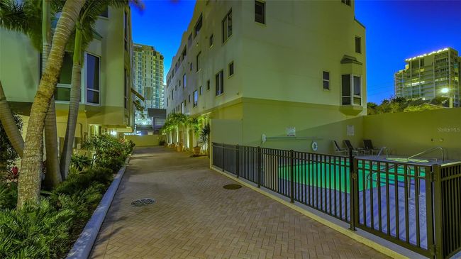 UNIT-113C - 235 Cocoanut Ave, Townhouse with 3 bedrooms, 5 bathrooms and null parking in SARASOTA FL | Image 48